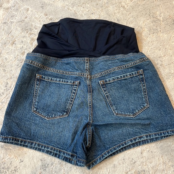 Maternity denim shorts full panel - Picture 2 of 3